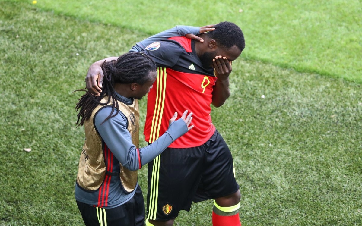 Denuncian hermanos Lukaku extorsión de familiares tras muerte de su padre Denuncian hermanos Lukaku extorsión de familiares tras muerte de su padre