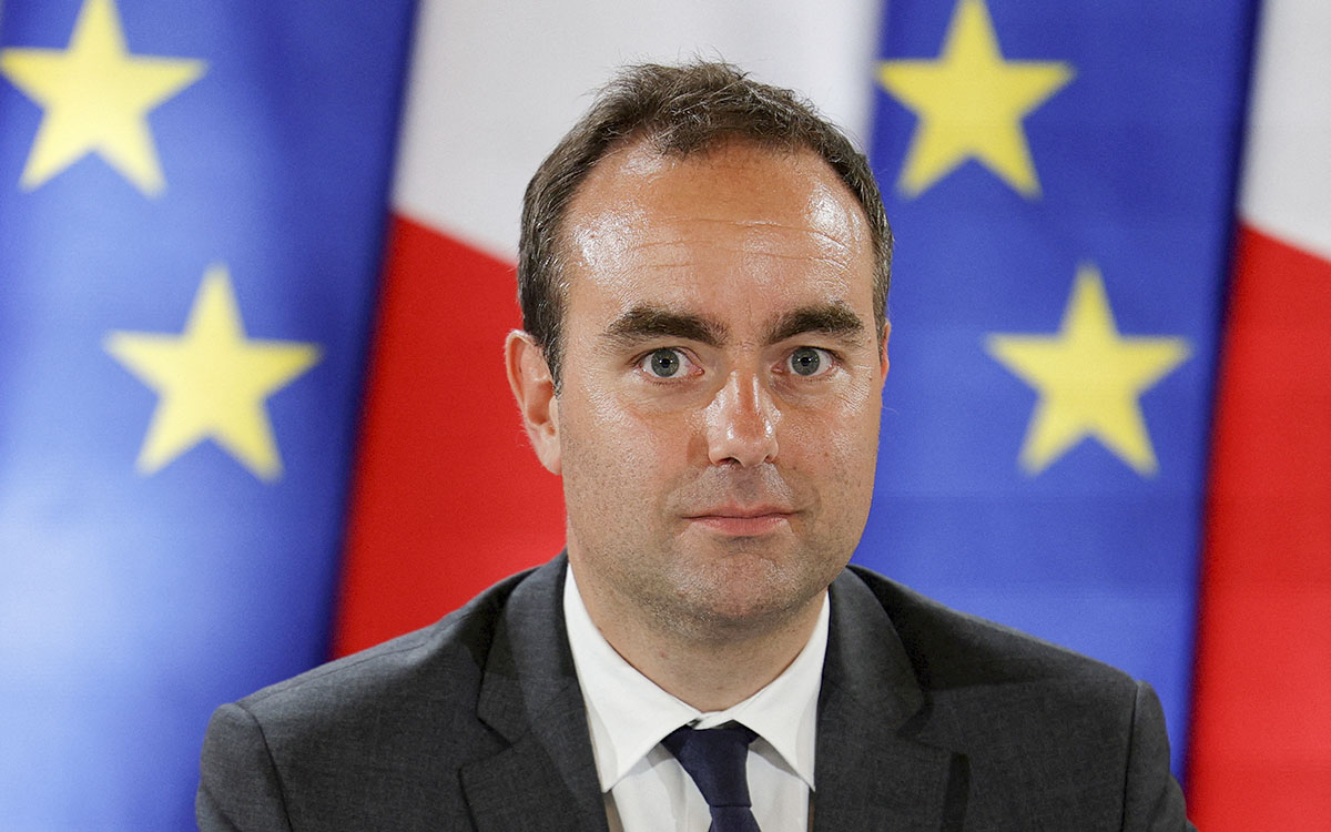 Renuncia el primer ministro de Francia un día después de formar Gobierno Renuncia el primer ministro de Francia un día después de formar Gobierno