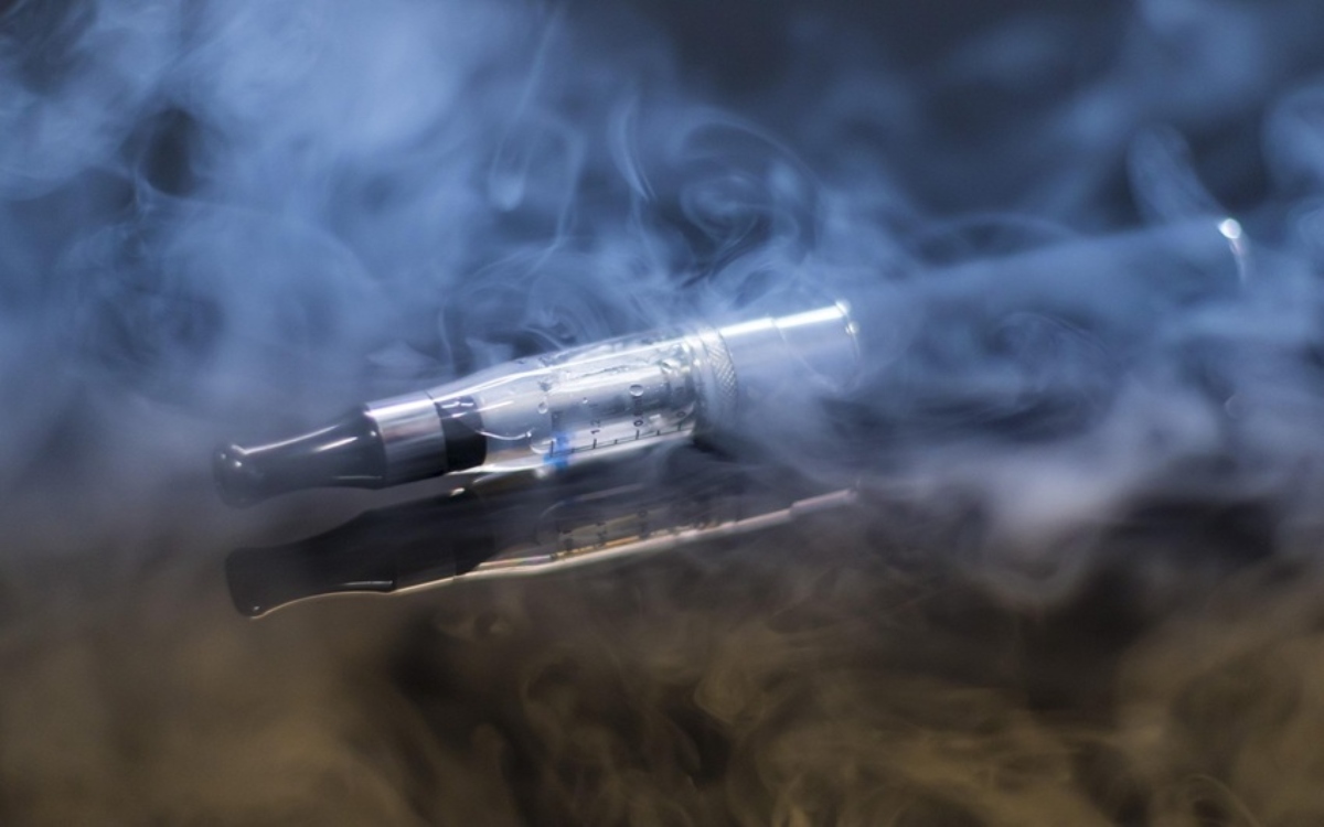 Aumenta uso de cigarrillos electrónicos entre adolescentes: OMS
