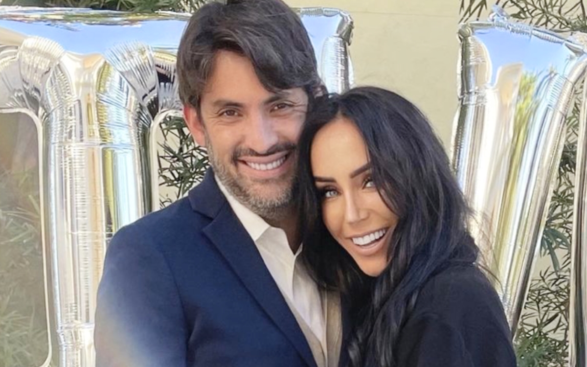 Álvarez Puga, esposo de Inés Gómez Mont, tiene órdenes de aprehensión por delincuencia organizada y defraudación fiscal Álvarez Puga, esposo de Inés Gómez Mont, tiene órdenes de aprehensión por delincuencia organizada y defraudación fiscal