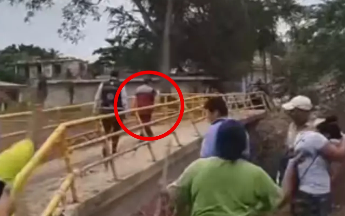 Videos | Lanzan lodo y corren a alcaldesa de Álamo; ‘¡Hasta ahora te presentas!', le reclaman habitantes Videos | Lanzan lodo y corren a alcaldesa de Álamo; ‘¡Hasta ahora te presentas!', le reclaman habitantes