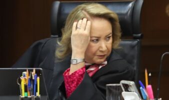 Yasmin Esquivel retiró proyecto que limitaba figura de interés legítimo