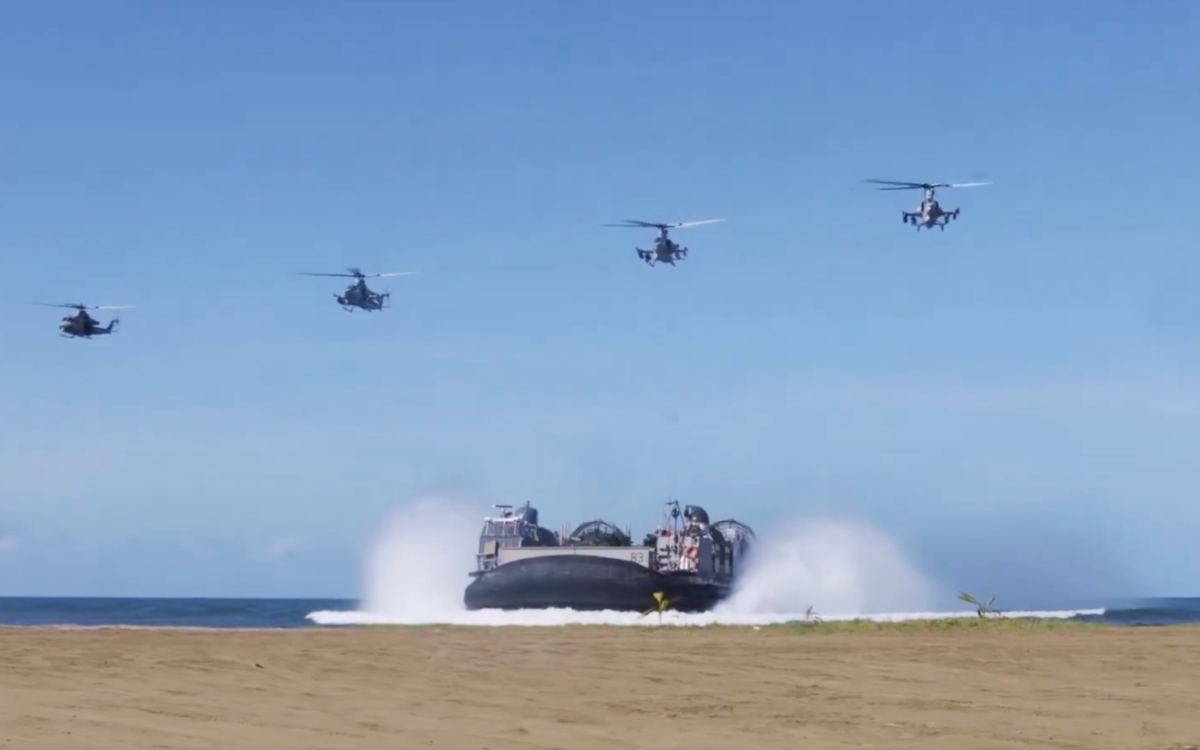 Marines de EEUU practican desembarco en Puerto Rico mientras crece presión contra Venezuela Marines de EEUU practican desembarco en Puerto Rico mientras crece presión contra Venezuela