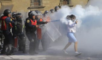 INCAM ofrece orientación a víctimas de abusos en marcha del 15N