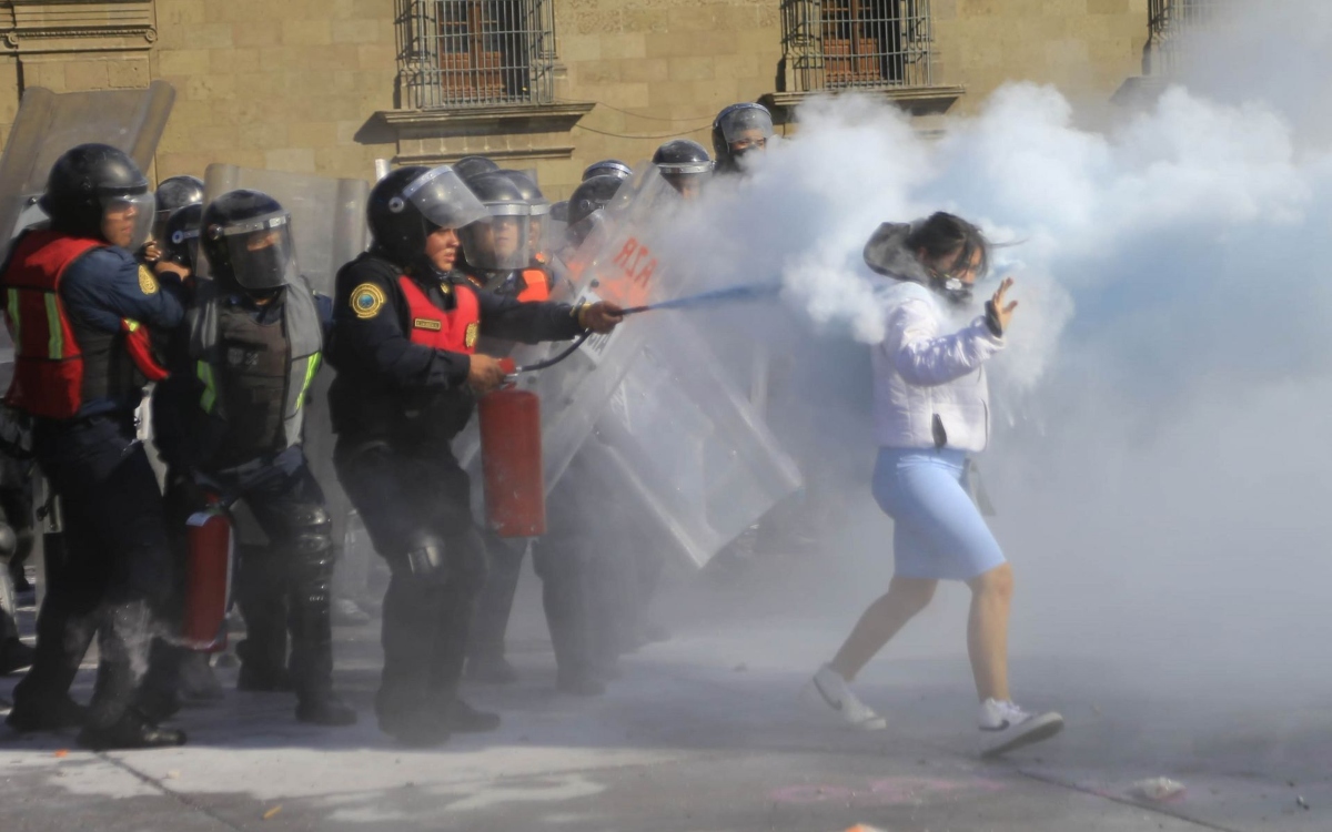 Sheinbaum pide que marcha de la 'Generación Z' continúe por la 'vía pacífica' Sheinbaum pide que marcha de la 'Generación Z' continúe por la 'vía pacífica'