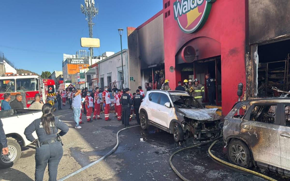 Incendio en tienda Waldos de Hermosillo, Sonora deja 23 muertos Incendio en tienda Waldos de Hermosillo, Sonora deja 23 muertos