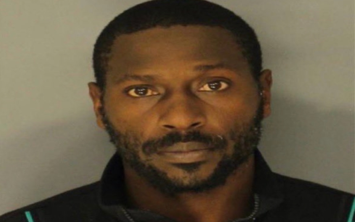 NFL: Antonio Brown sale de la cárcel tras pagar una fianza | Video NFL: Antonio Brown sale de la cárcel tras pagar una fianza | Video