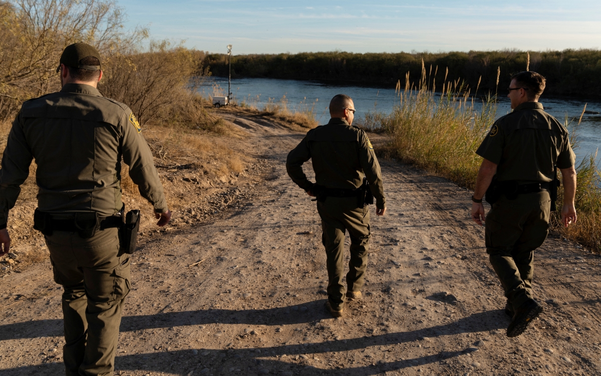Atacan a balazos a agentes fronterizos de EU desde Ciudad Juárez Atacan a balazos a agentes fronterizos de EU desde Ciudad Juárez
