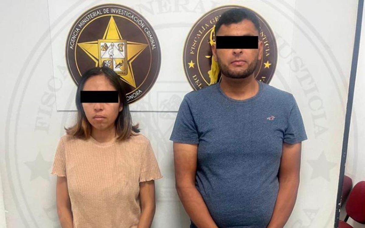 Madre es vinculada a proceso por golpear a bebé y padre investigado por grabar maltrato