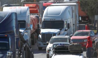 Seguirán bloqueos: productores y transportistas no logran acuerdo en Segob