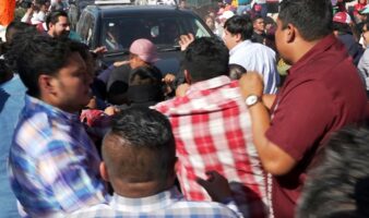 CNTE protesta contra la reforma educativa en mitin de Sheinbaum en Oaxaca