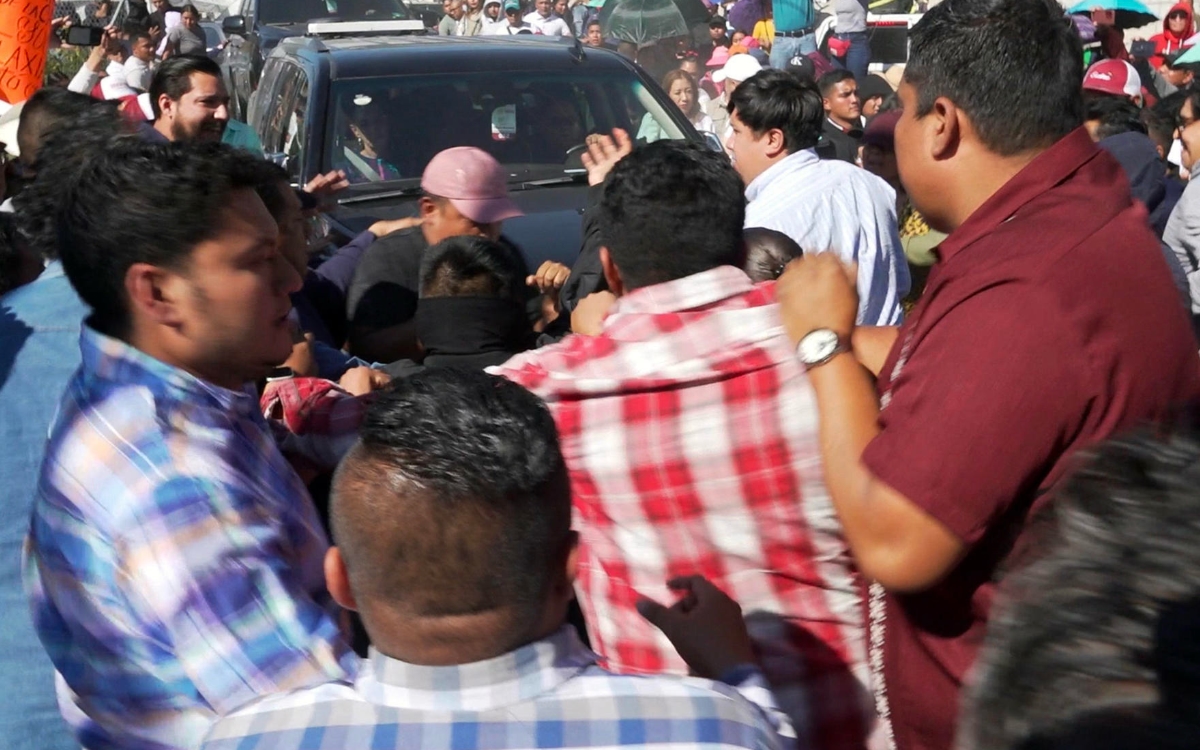 CNTE protesta contra la reforma educativa en mitin de Sheinbaum en Oaxaca