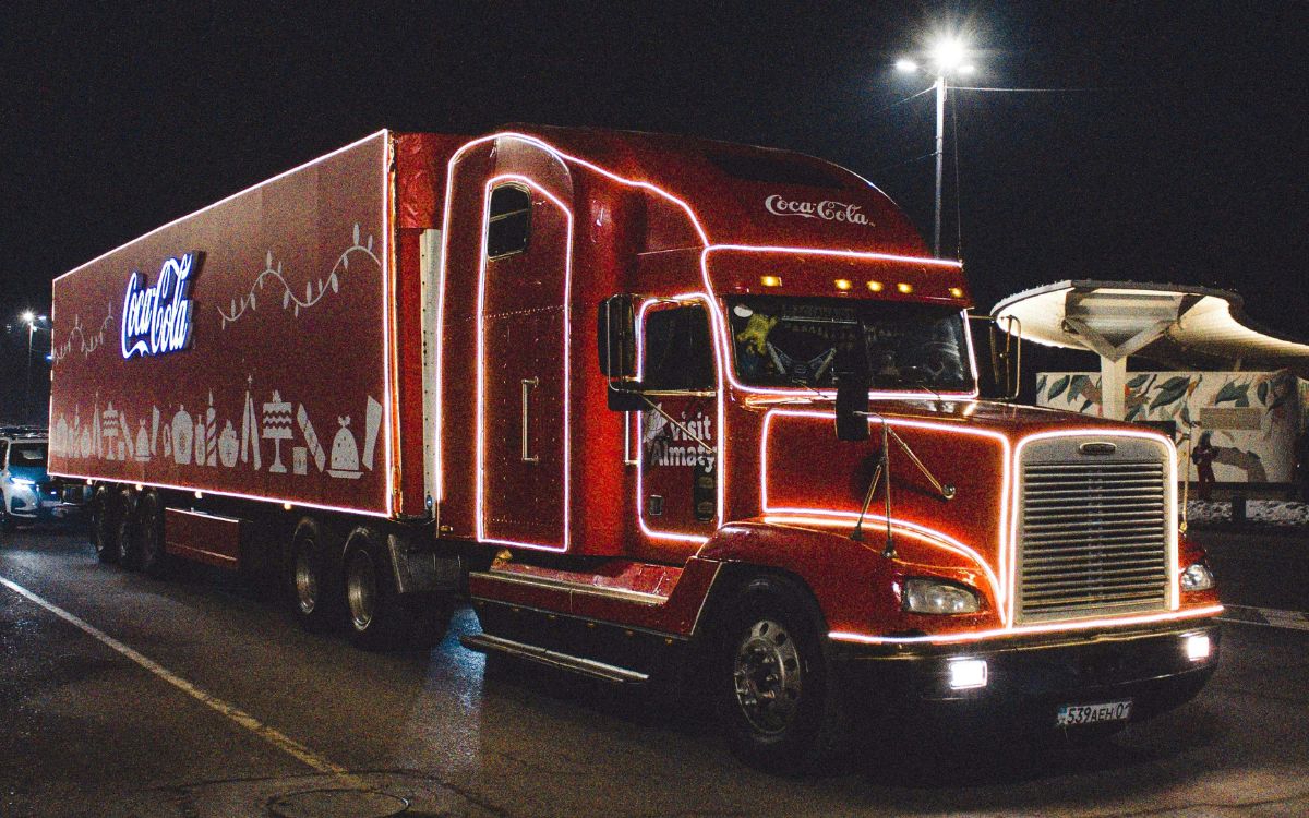 Solicitan a Cofepris cancelar las Caravanas Navideñas Coca-Cola