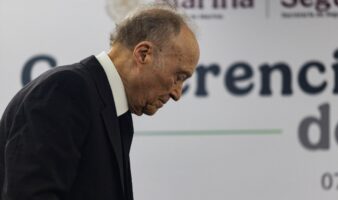 Gertz Manero renuncia a la FGR