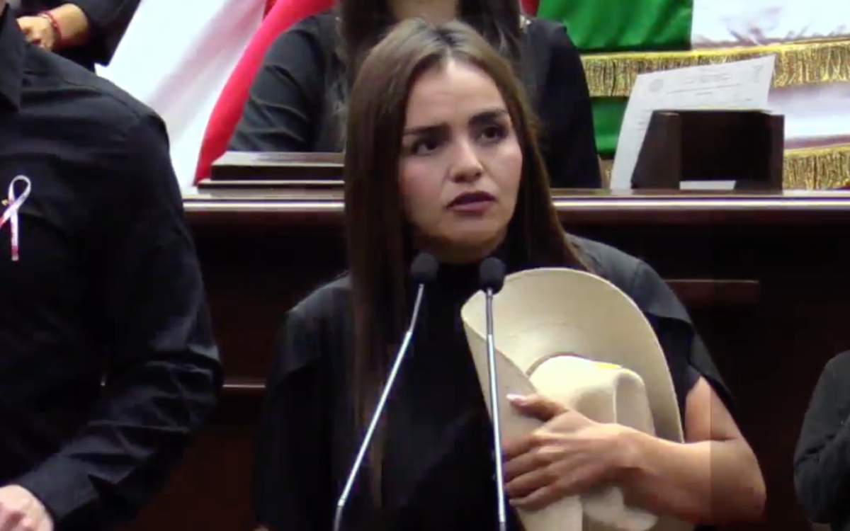 Grecia Quiroz, viuda de Carlos Manzo, rinde protesta como alcaldesa de Uruapan Grecia Quiroz, viuda de Carlos Manzo, rinde protesta como alcaldesa de Uruapan