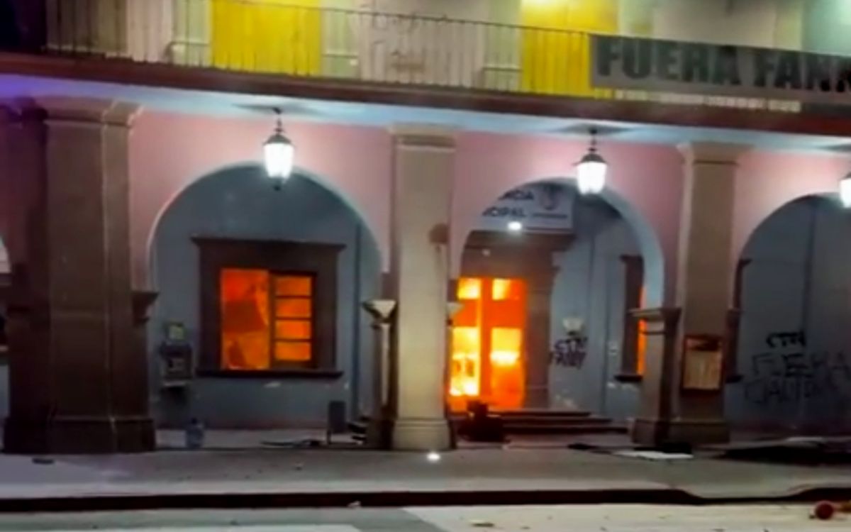 Ayuntamiento de Apatzingán condena actos de violencia en Palacio Municipal