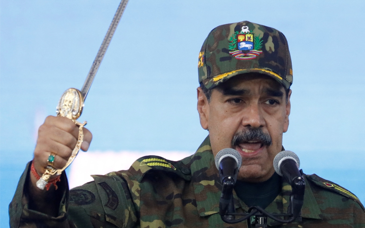 Maduro ordena a la Fuerza Aérea estar alerta para defender a Venezuela Maduro ordena a la Fuerza Aérea estar alerta para defender a Venezuela