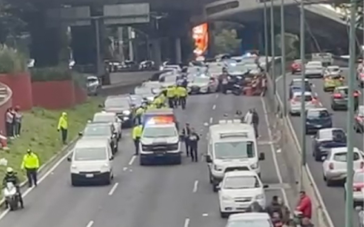 Fuerte accidente en Periférico Sur: Un motociclista muerto y dos heridos Fuerte accidente en Periférico Sur: Un motociclista muerto y dos heridos