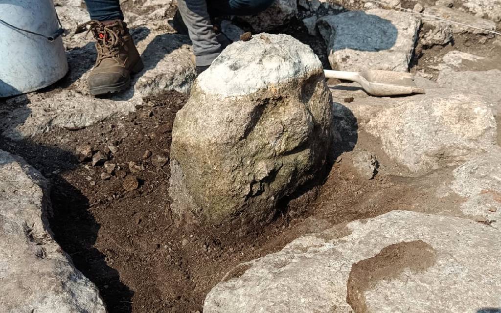 Encuentran escultura maya en Yucatán