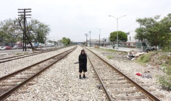 “El arte no ayuda más que la sociedad civil ni es el único camino”: Teresa Margolles