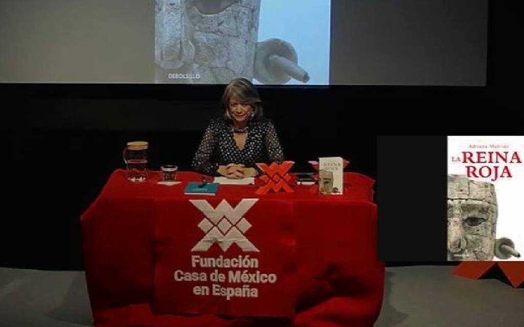 Adriana Malvido presenta su libro 'La reina roja' en Madrid