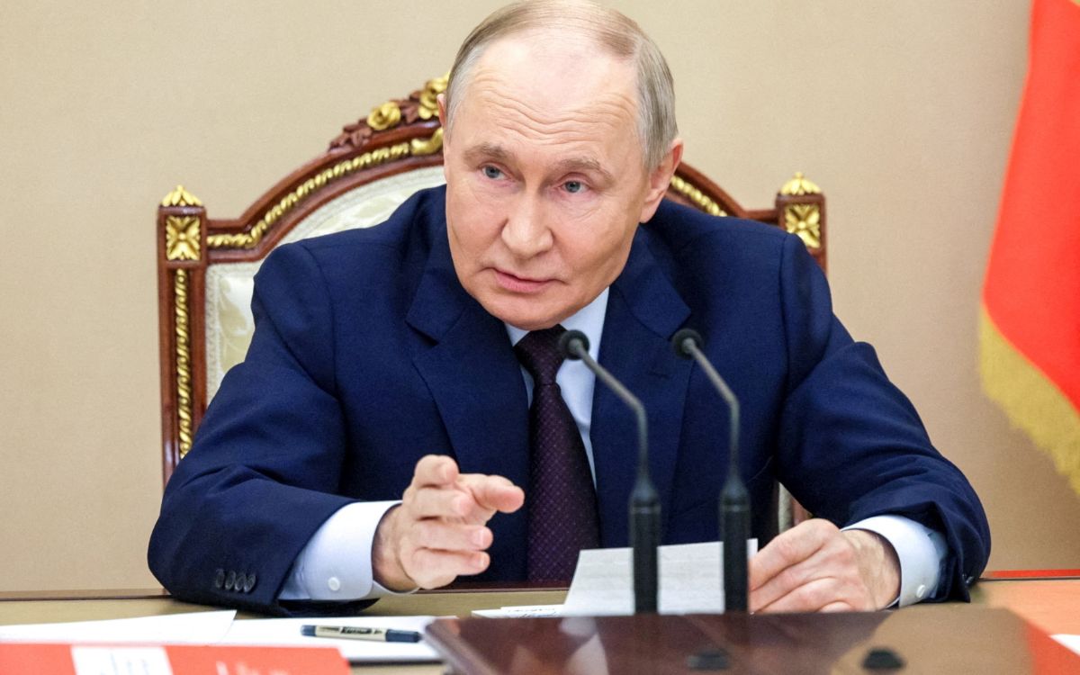 Putin plantea al Gobierno la posibilidad de reanudar los ensayos nucleares Putin plantea al Gobierno la posibilidad de reanudar los ensayos nucleares