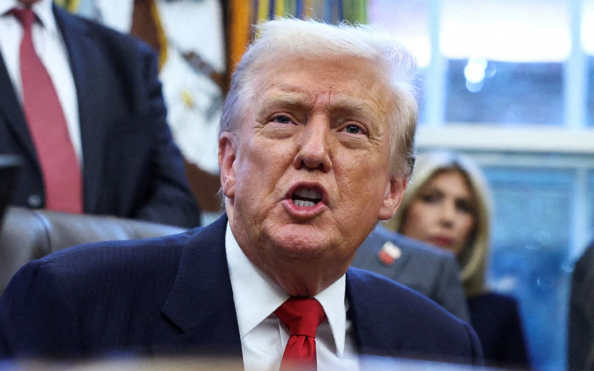 Trump prevé desastre económico si la Corte Suprema le arrebata capacidad de imponer aranceles