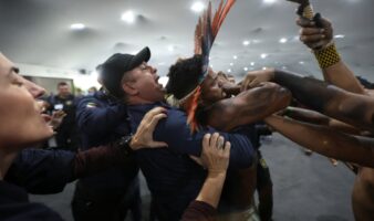 'La crisis climática es una crisis de salud': activistas entran a zona restringida de la COP30