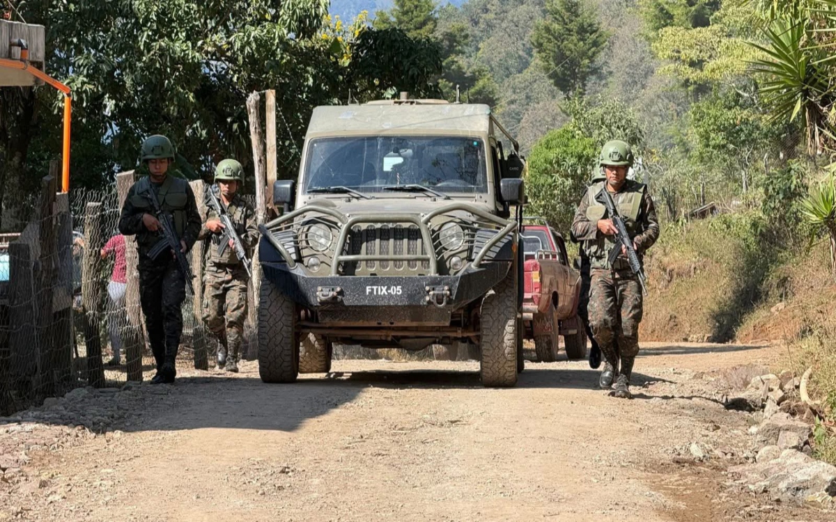 Ejército de Guatemala se enfrenta a narcos mexicanos del CJNG; hay un soldado herido Ejército de Guatemala se enfrenta a narcos mexicanos del CJNG; hay un soldado herido
