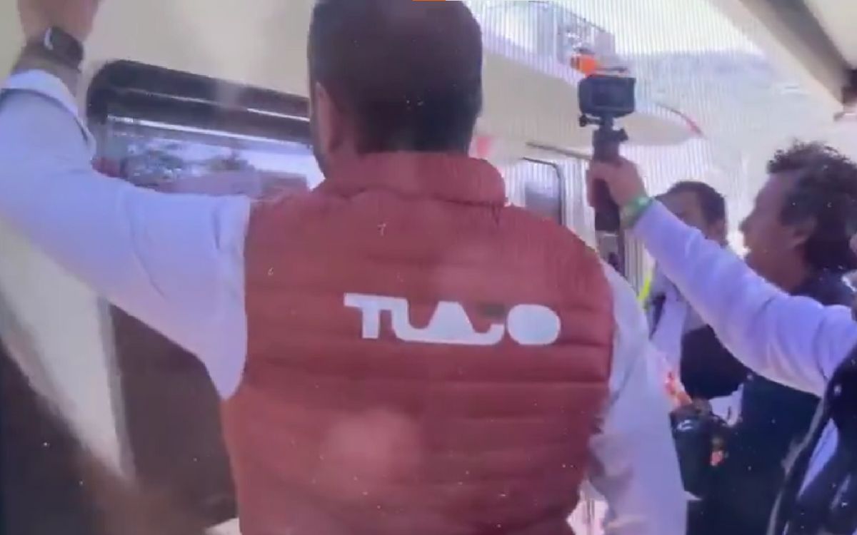 Se le va el tren a alcalde de Tlajomulco de Zúñiga durante inauguración de Línea 4 Se le va el tren a alcalde de Tlajomulco de Zúñiga durante inauguración de Línea 4
