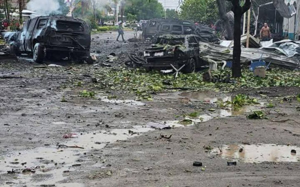 La explosión de un carro bomba deja dos muertos y siete heridos en Coahuayana, Michoacán La explosión de un carro bomba deja dos muertos y siete heridos en Coahuayana, Michoacán