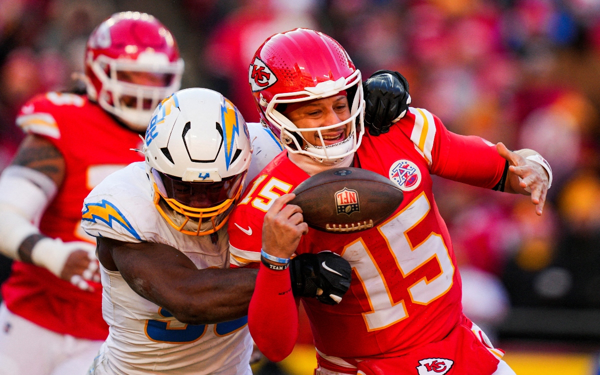 NFL: Dejan Cargadores muy magullado a Patrick Mahomes | Video NFL: Dejan Cargadores muy magullado a Patrick Mahomes | Video