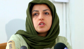 La premio Nobel Narges Mohammadi denuncia golpes y amenazas de muerte durante su detención en Irán