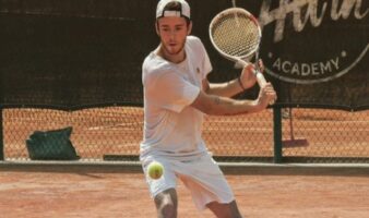 Suspenden 20 años a tenista francés por amaño de partidos