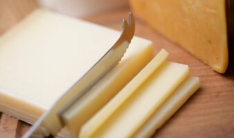 ¿Es realmente queso manchego? Esto es lo que Profeco descubrió en 29 marcas