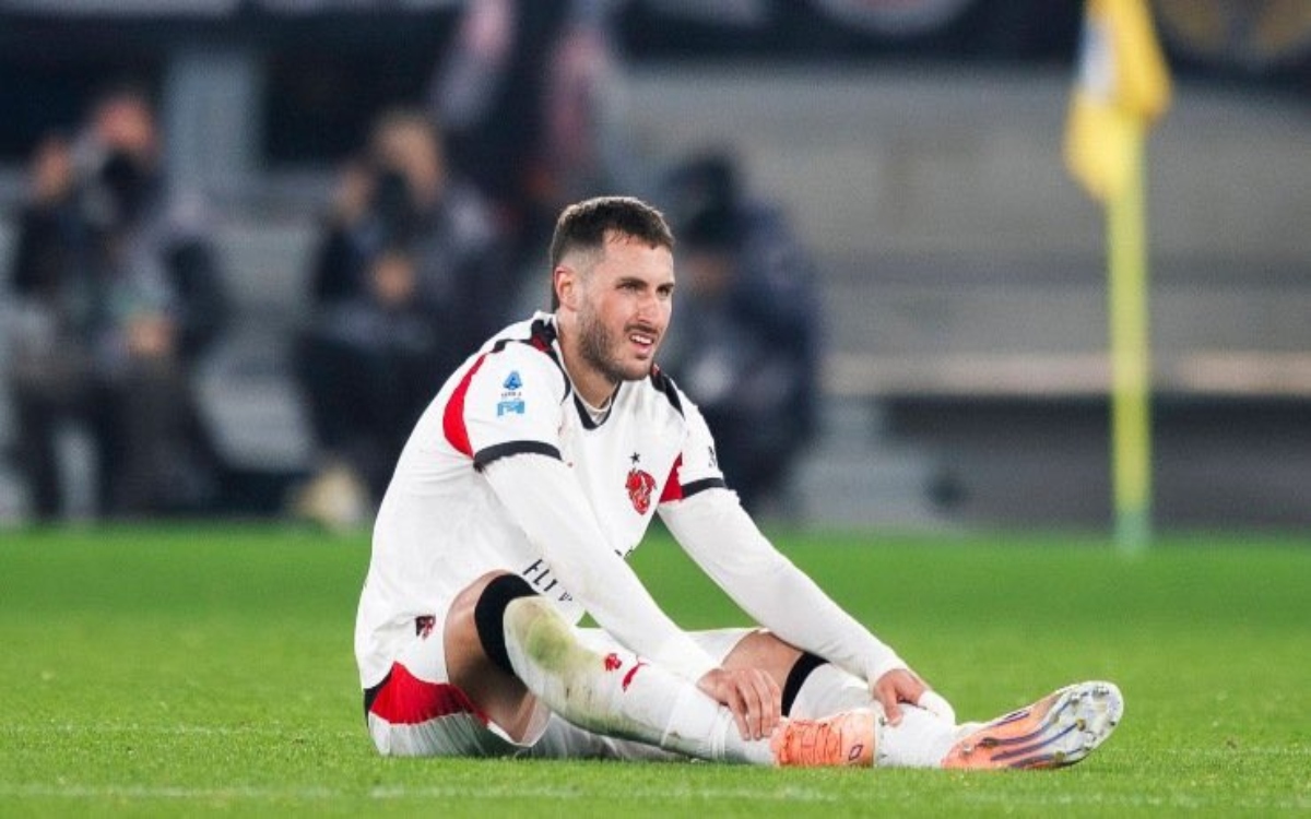 Pasa Santiago Giménez por el quirófano para arreglar dolencia en el tobillo derecho Pasa Santiago Giménez por el quirófano para arreglar dolencia en el tobillo derecho