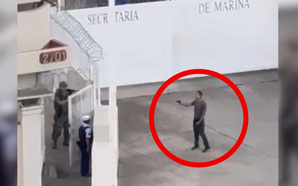 Video | Marina somete a hombre armado en cuartel de Puerto Vallarta