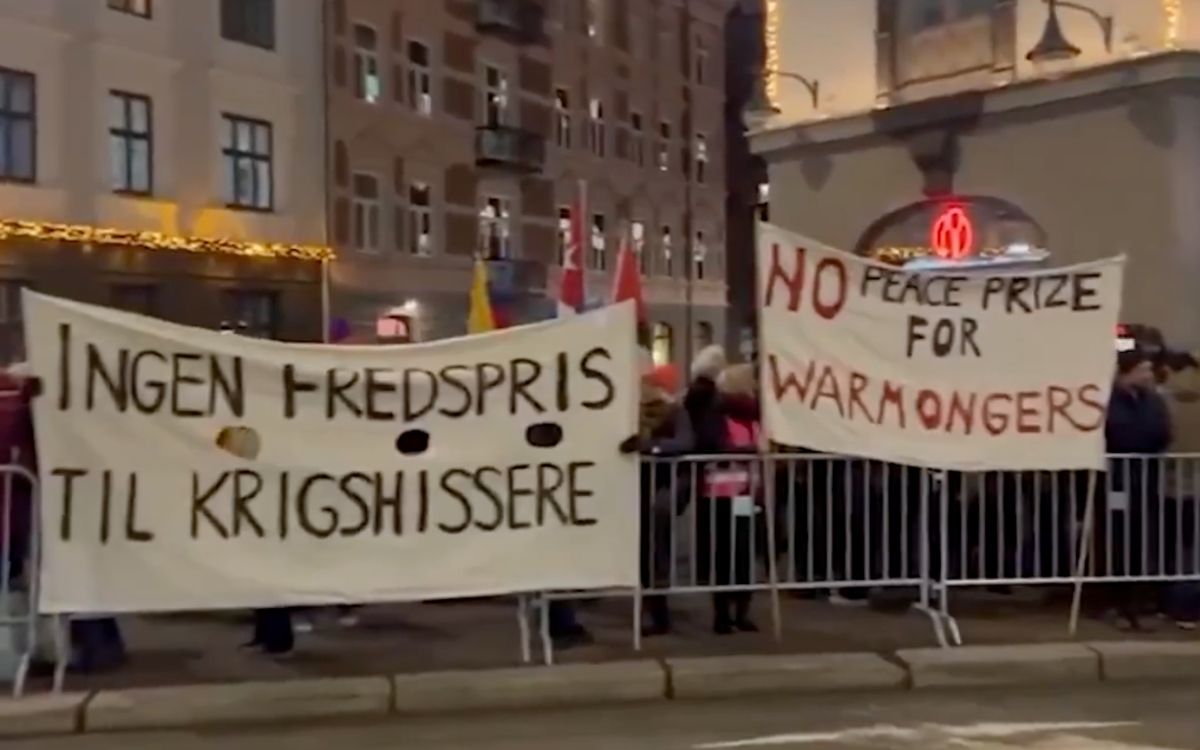 Videos | Protestan contra el Nobel de la Paz para Machado Videos | Protestan contra el Nobel de la Paz para Machado