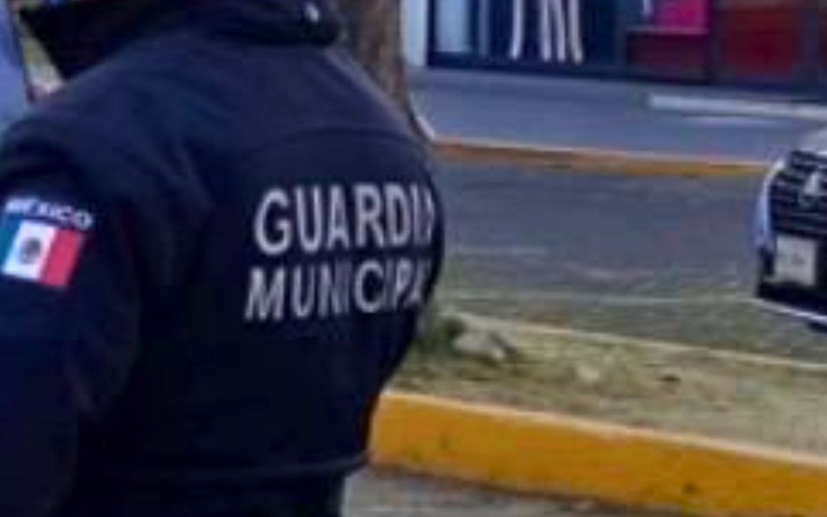 Investigan a policía acusado de extorsión que corrió de reportera en Naucalpan Investigan a policía acusado de extorsión que corrió de reportera en Naucalpan