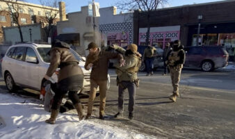 Alex Pretti, enfermero muerto por disparos de ICE, fue un agitador y 'quizá, insurgente': Trump