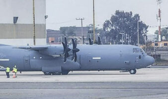 Lo mejor de Aristegui en Vivo: Avión militar de EE.UU. en Toluca; trágico trenazo en España; ¿qué pasa con Groenlandia? (19/01/2026)