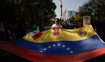 Protestan contra las amenazas de Trump a México y el 'imperialismo' de EU en Venezuela