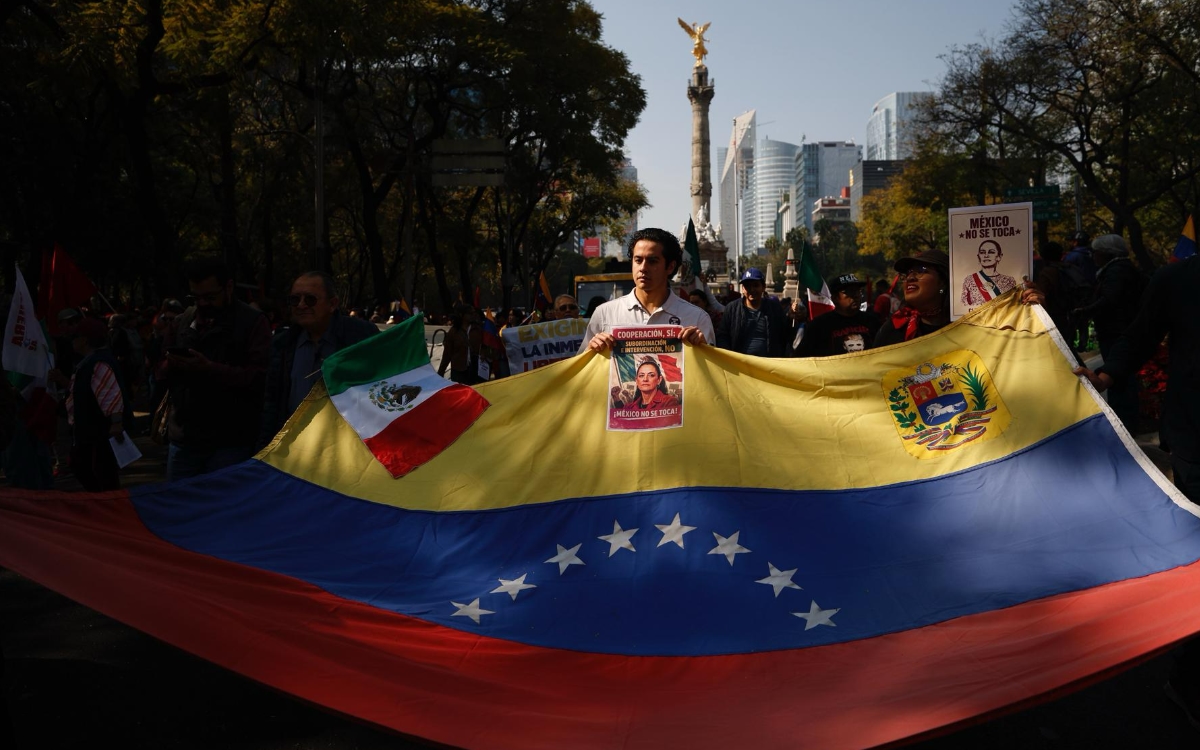 Protestan contra las amenazas de Trump a México y el 'imperialismo' de EU en Venezuela Protestan contra las amenazas de Trump a México y el 'imperialismo' de EU en Venezuela