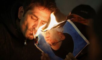 ¿Cómo se mantiene el régimen clerical iraní mientras arrecian las protestas?