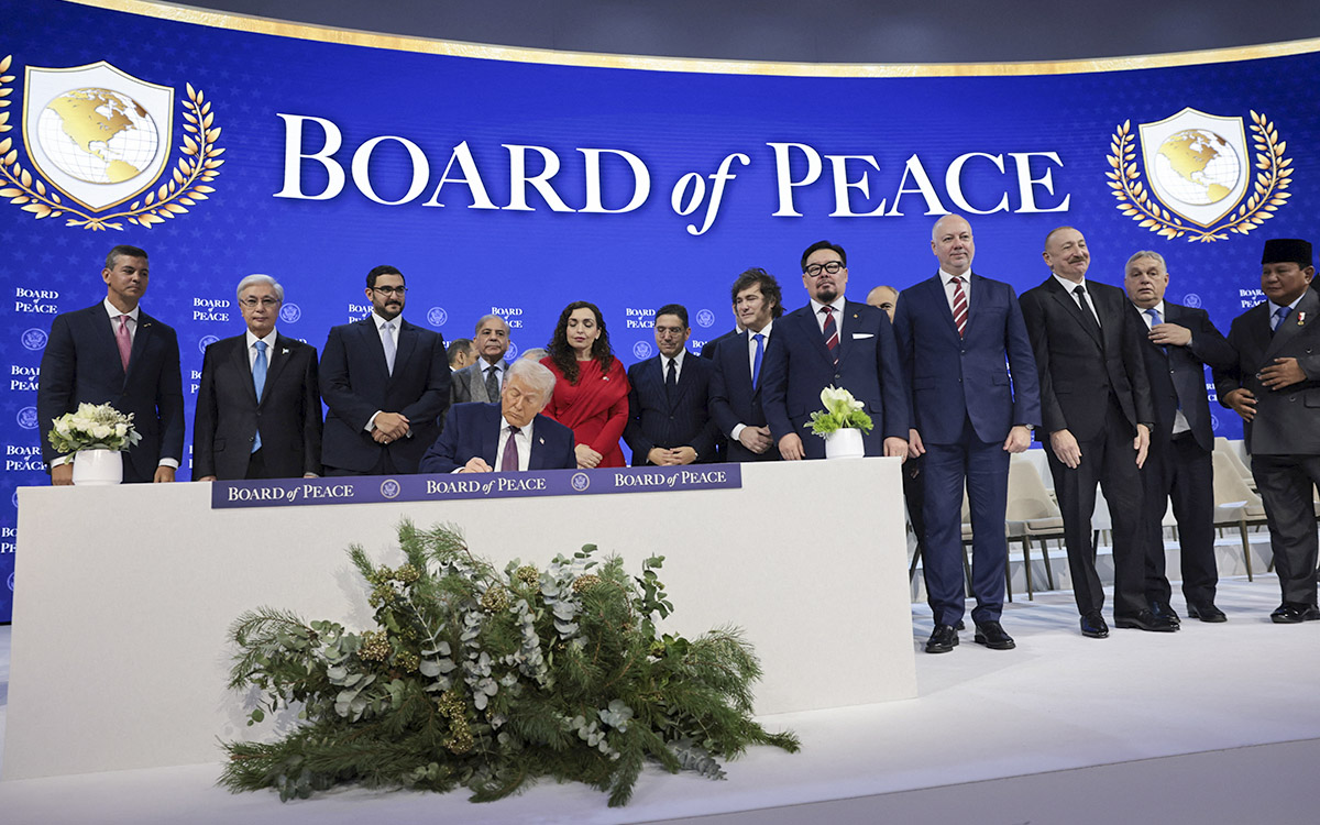 Aristegui en Vivo: Trump presenta la Junta de Paz en Davos; cancela aranceles por Groenlandia; Eurocámara congela pacto (22/01/2026) Aristegui en Vivo: Trump presenta la Junta de Paz en Davos; cancela aranceles por Groenlandia; Eurocámara congela pacto (22/01/2026)