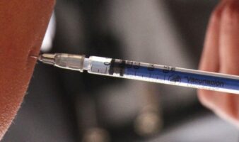 Salud llama a completar esquemas de vacunación ante resurgimiento del sarampión