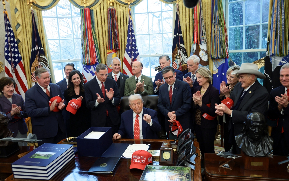 Trump firma ley para reabrir gobierno de Estados Unidos Trump firma ley para reabrir gobierno de Estados Unidos