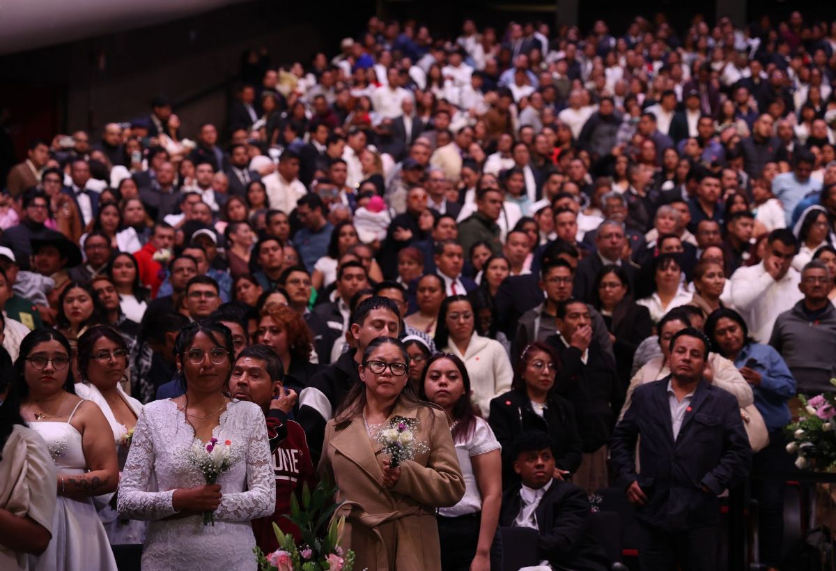 Boda colectiva en Auditorio Nacional reúne a 2,378 parejas Boda colectiva en Auditorio Nacional reúne a 2,378 parejas