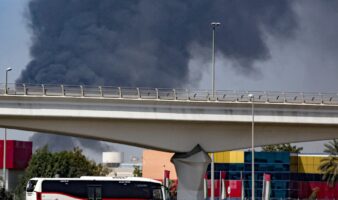 Estados Unidos pide a sus ciudadanos que abandonen 14 países de Medio Oriente tras ataque a Irán; alerta por 'graves riesgos'