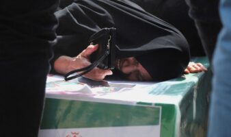 Irán entierra a las niñas de Minab e Israel sigue bombardeos, en el cuarto día de guerra